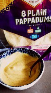 Papadum met yoghurtdip